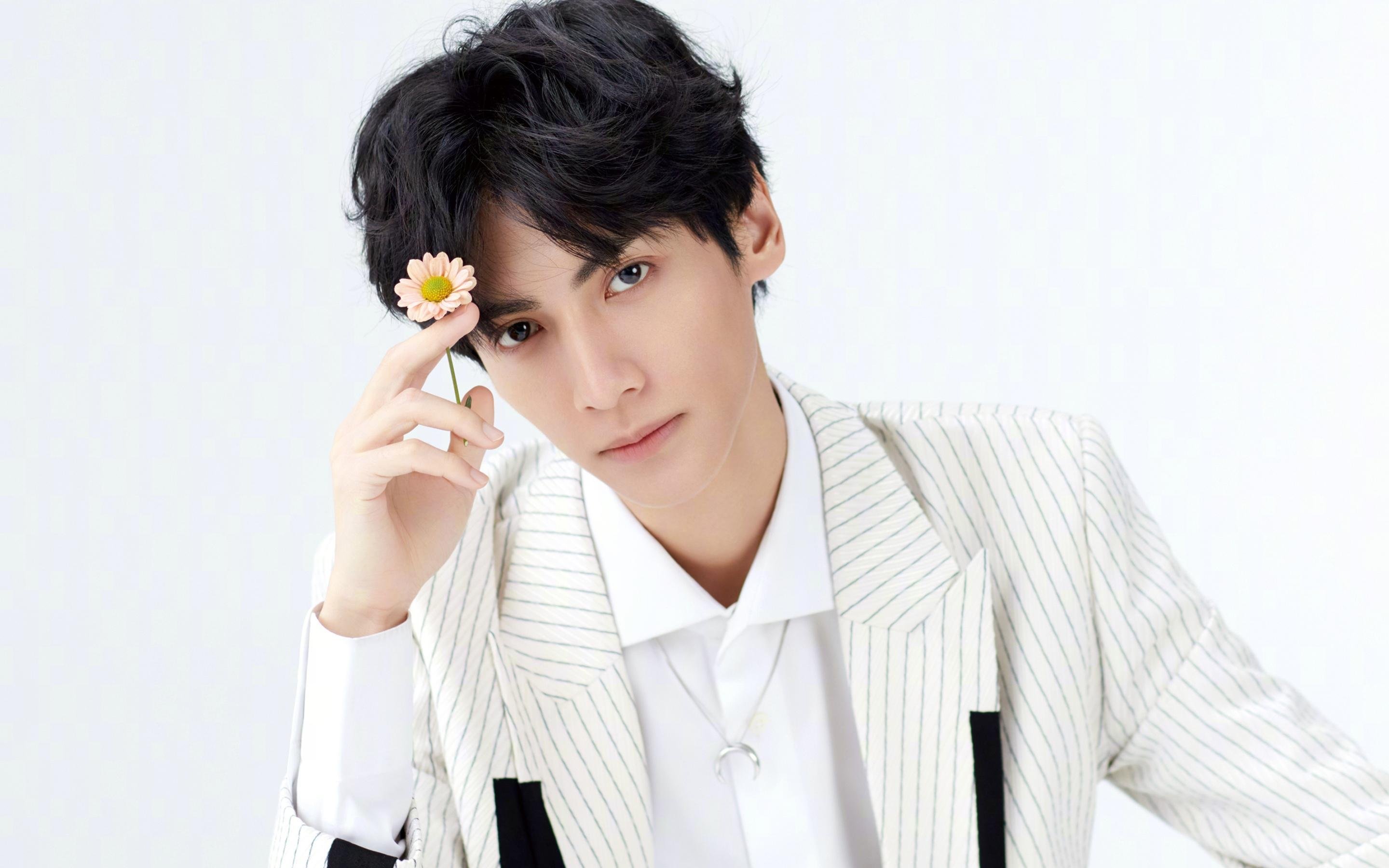 开云体育移动版-凝聚胜利的“团队力量”，万众一心迎冠军，凝聚团队力量视频